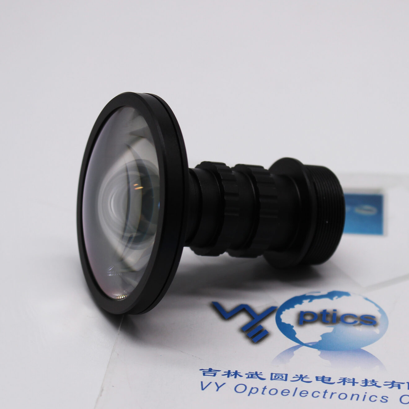 low-distortion lens