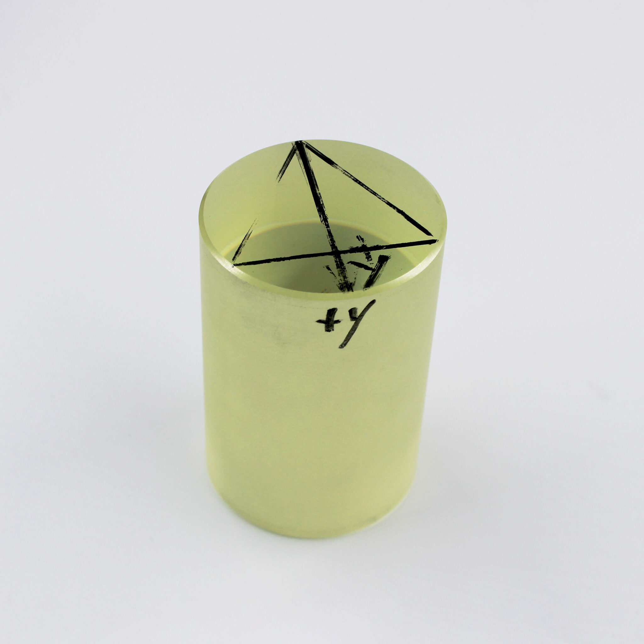 Lithium tantalate single crystal boule for piezoelectric and optical applications
