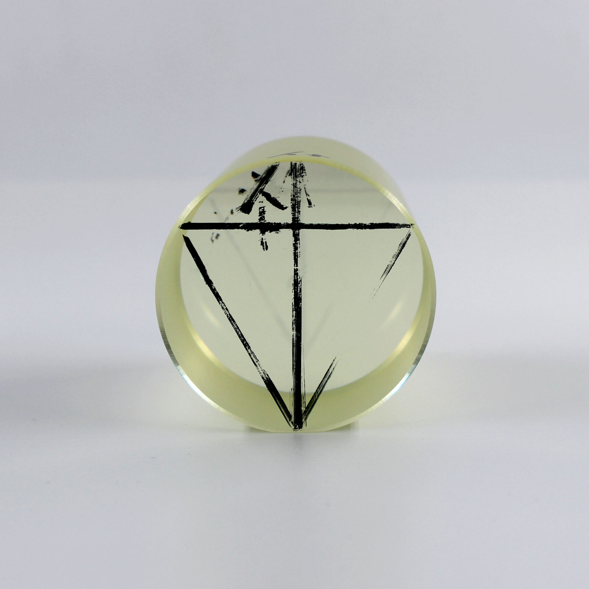 Lithium tantalate single crystal boule for piezoelectric and optical applications