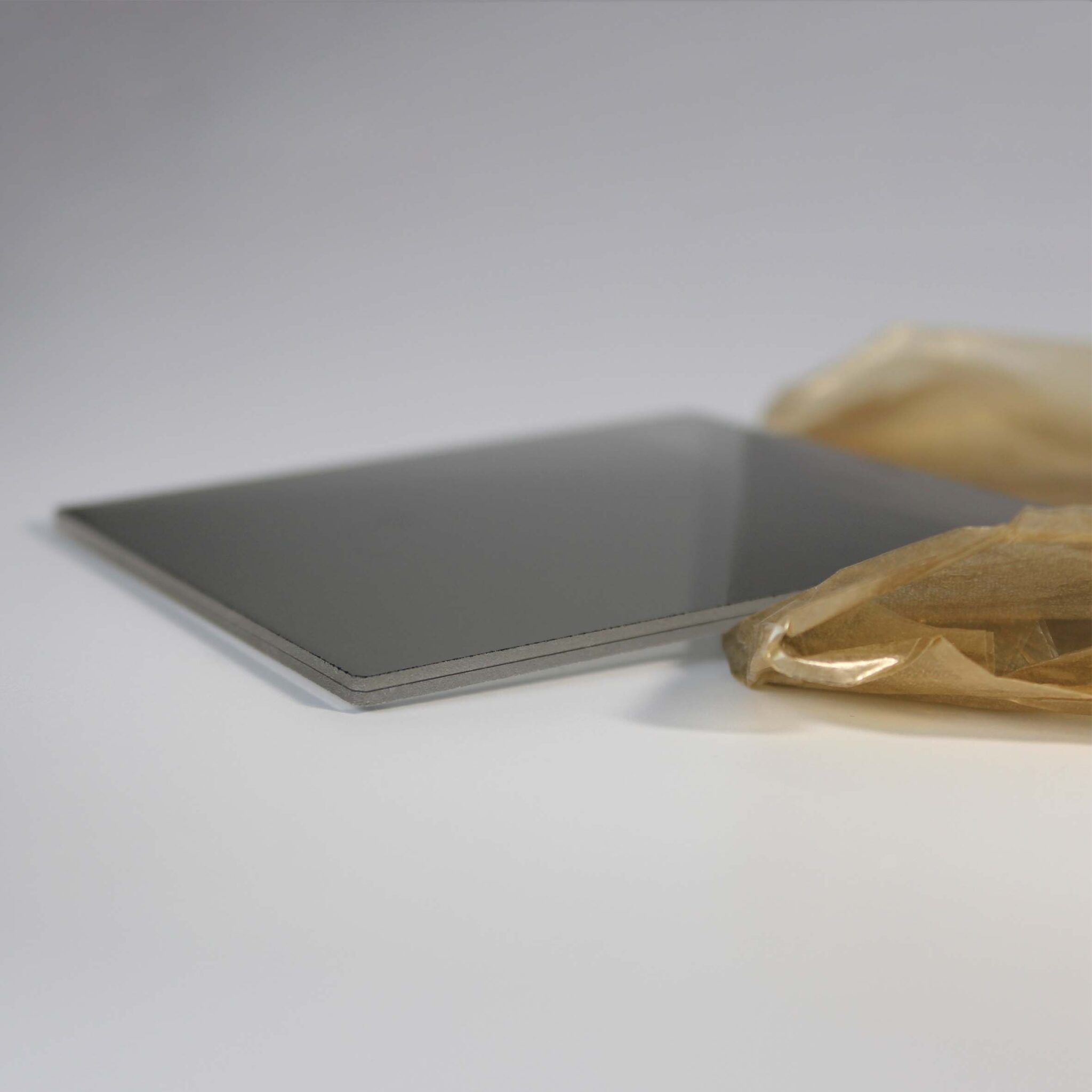 Optical glass polarizer for measurement and imaging equipment