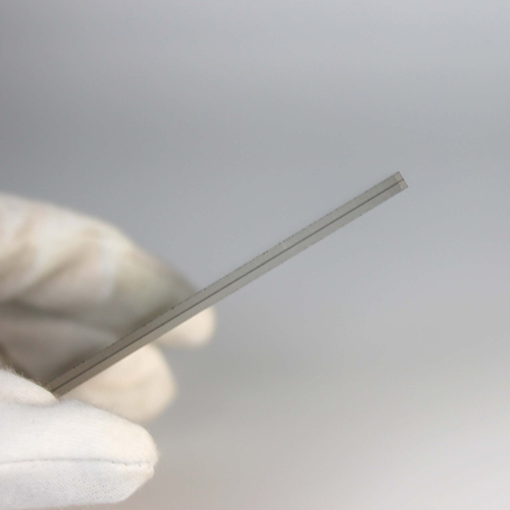 Optical glass polarizer for measurement and imaging equipment
