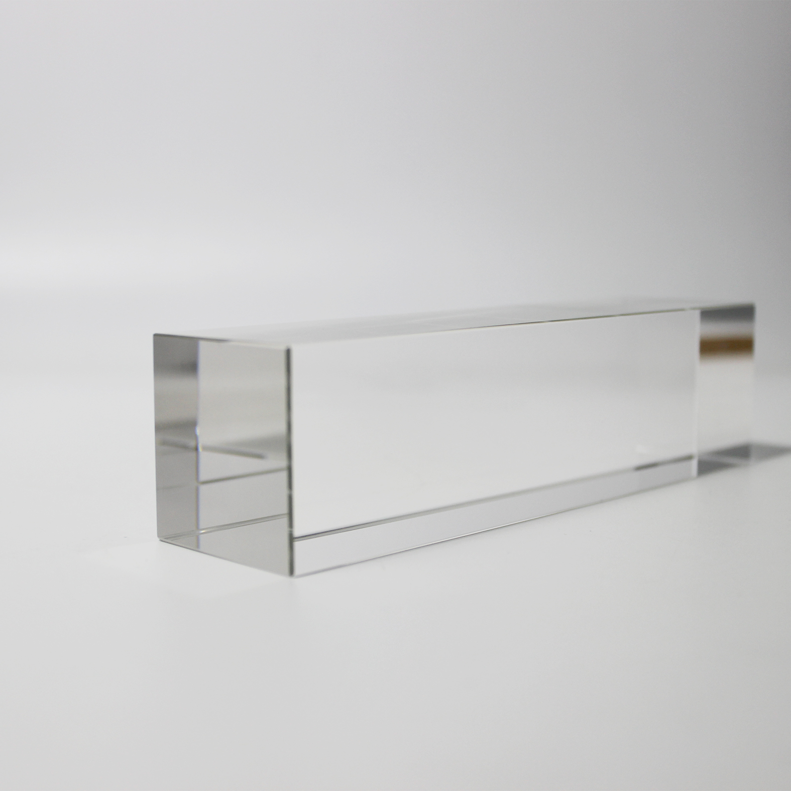 Cuboid prism for optical beam steering and laser alignment systems