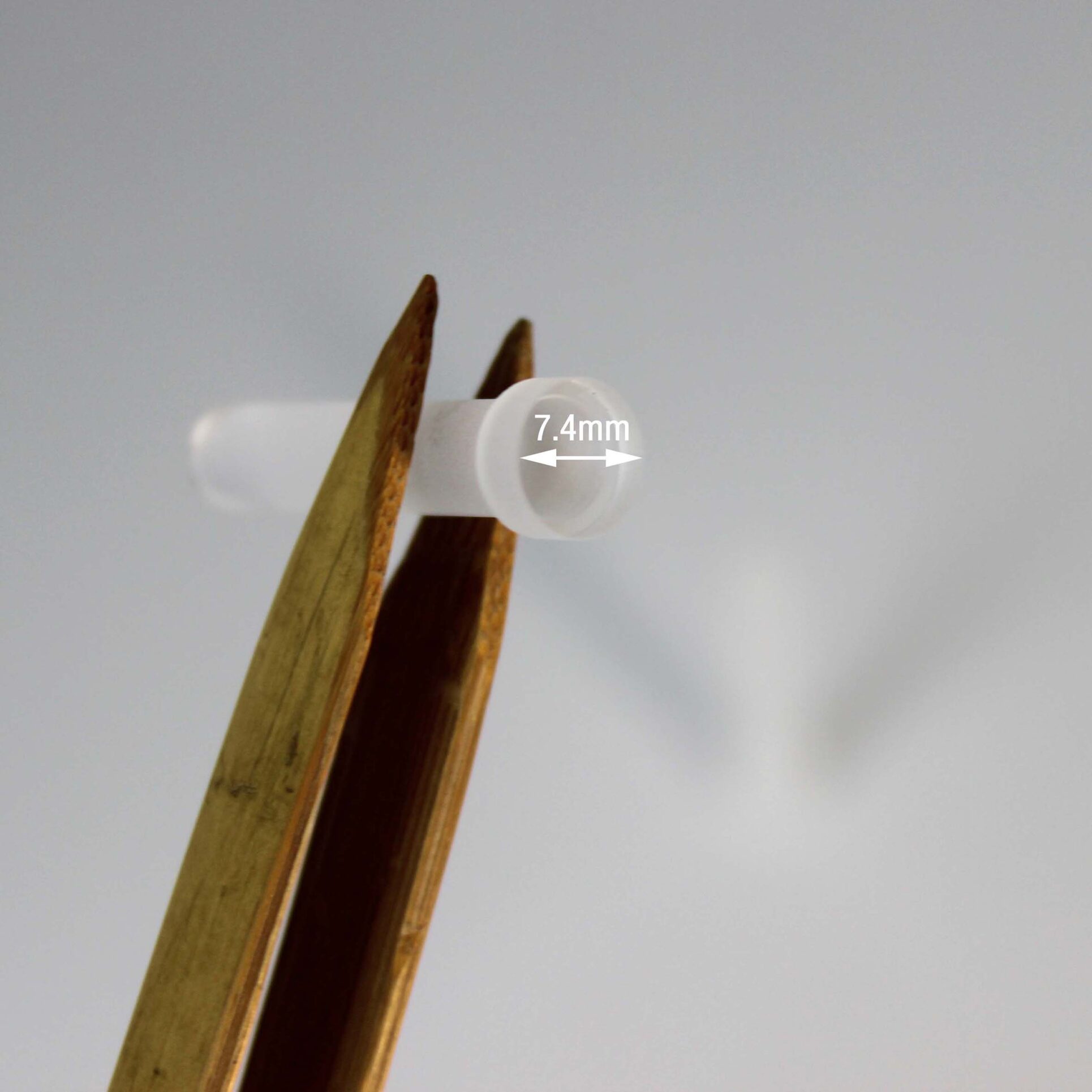 Quartz glass rod with flange for optical applications