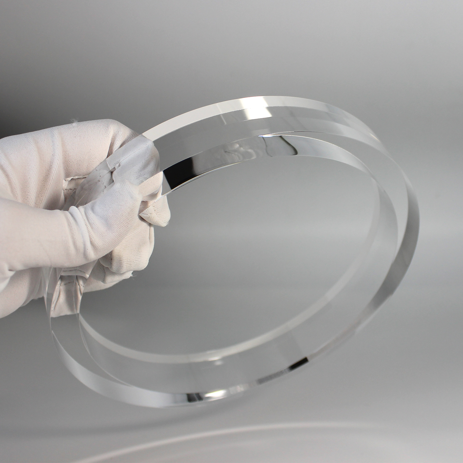 Quartz glass tube for precision optical applications