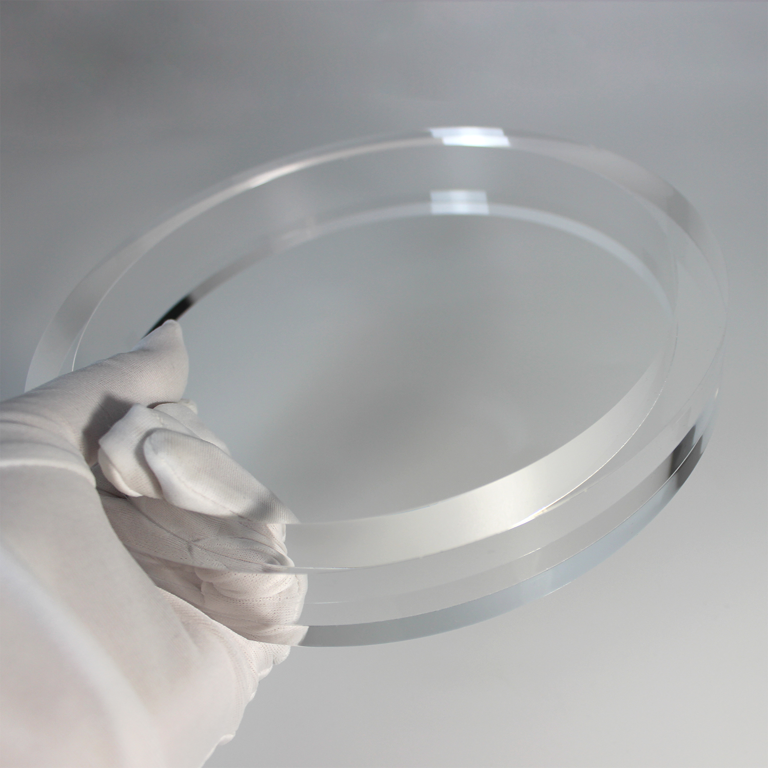 Quartz glass tube for precision optical applications