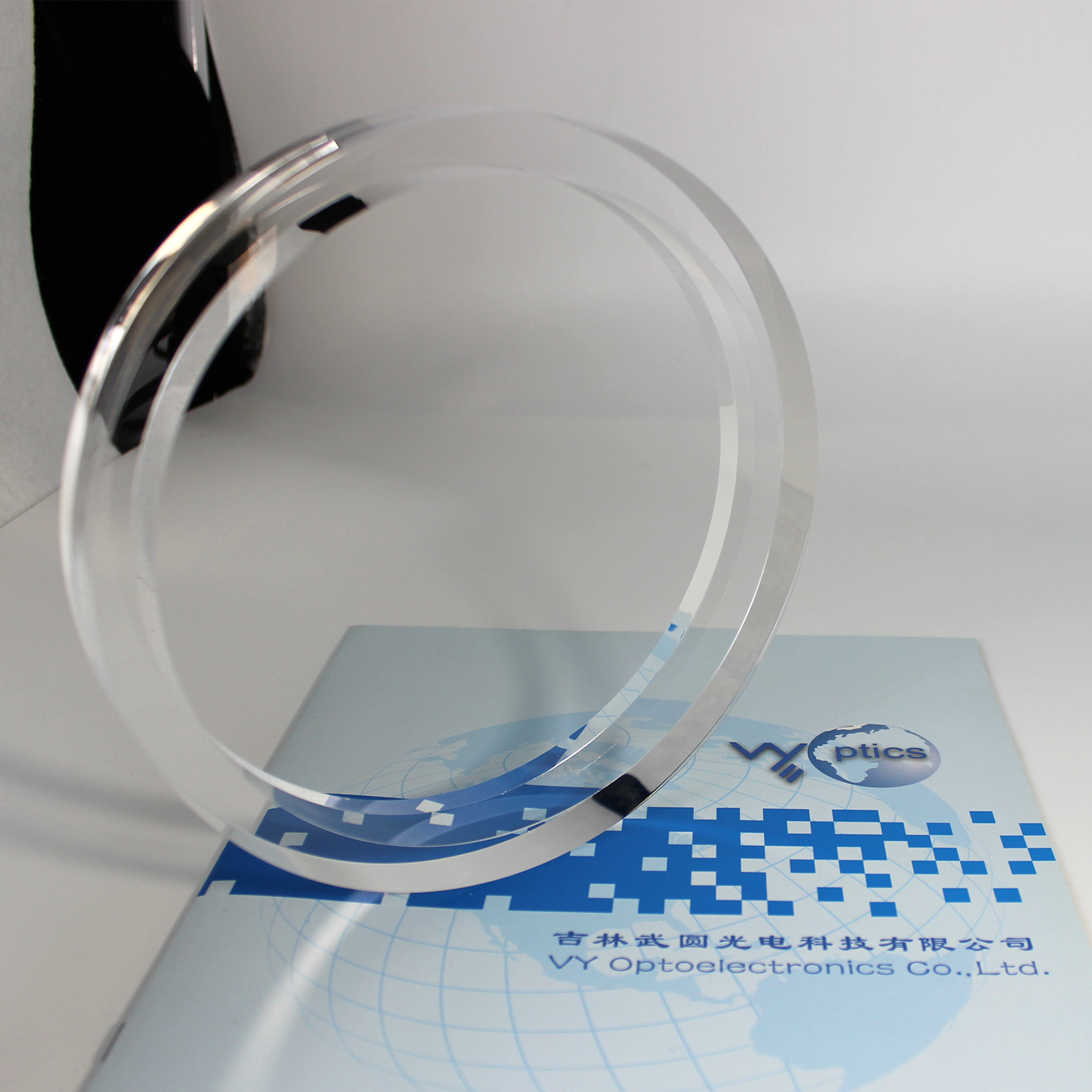 Quartz glass tube for precision optical applications