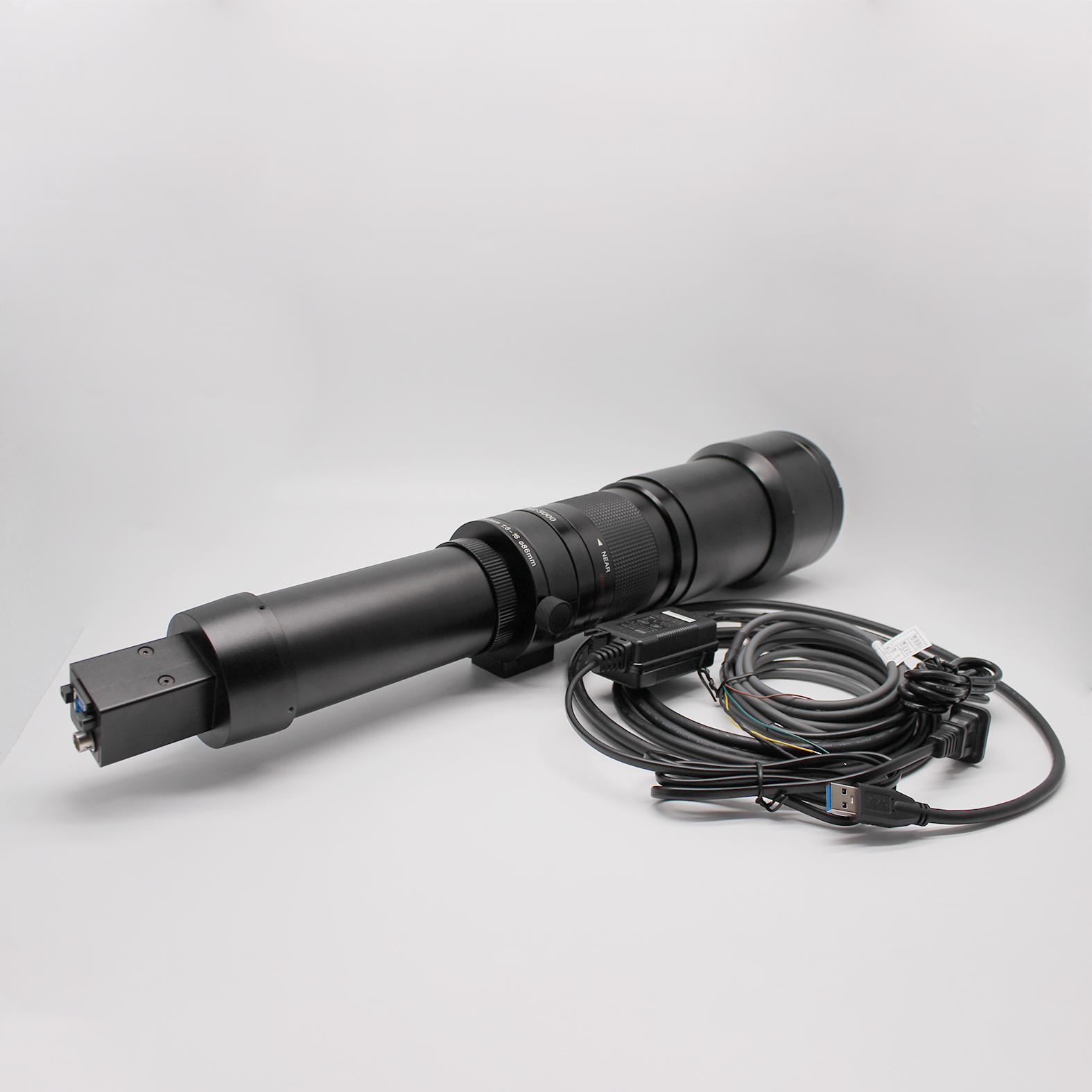 Zoom telephoto camera with high magnification optical zoom