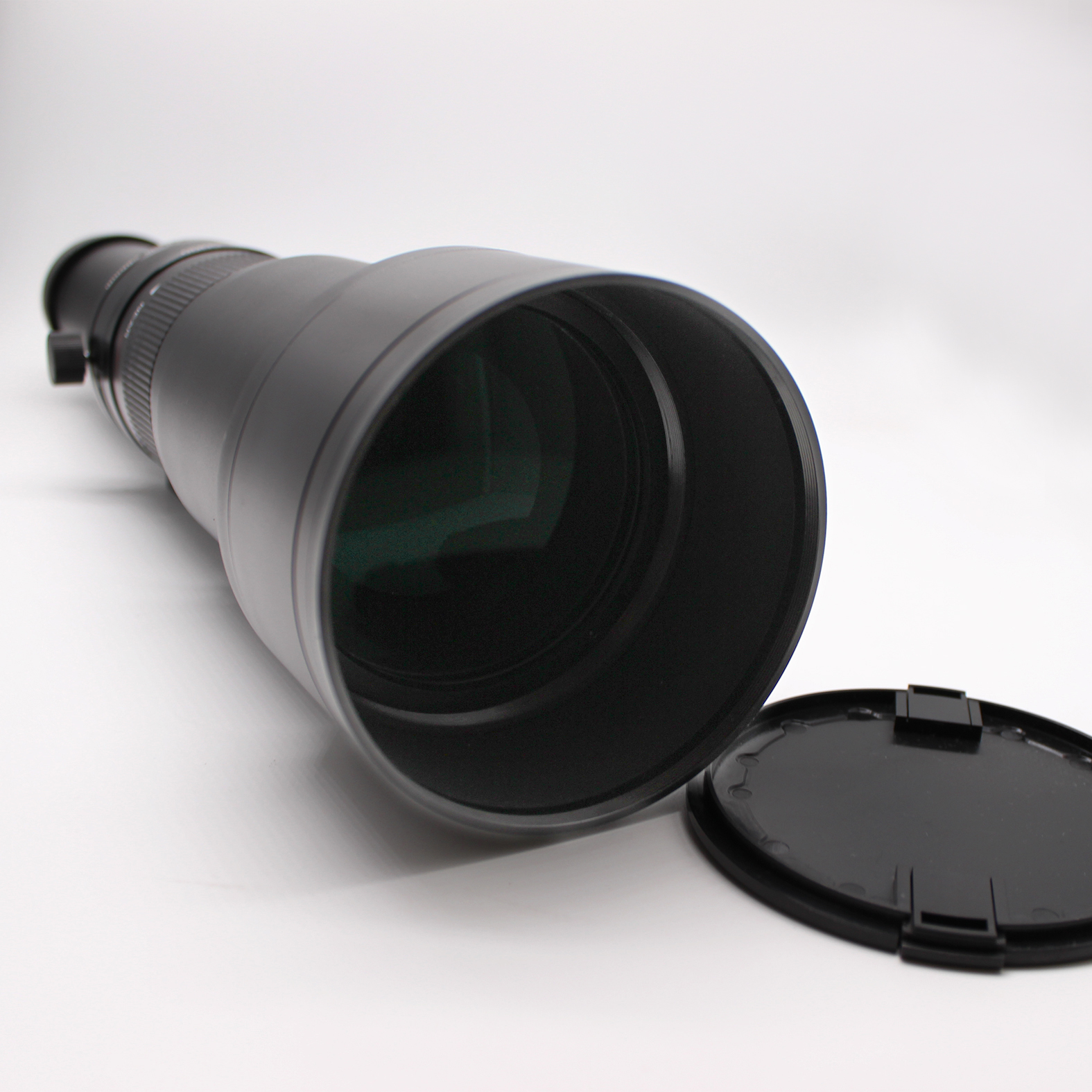 Zoom telephoto camera with high magnification optical zoom