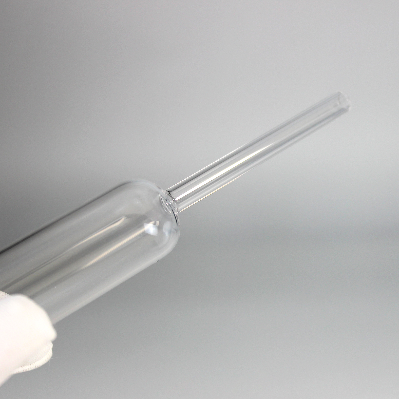 Special shaped quartz bulb tube