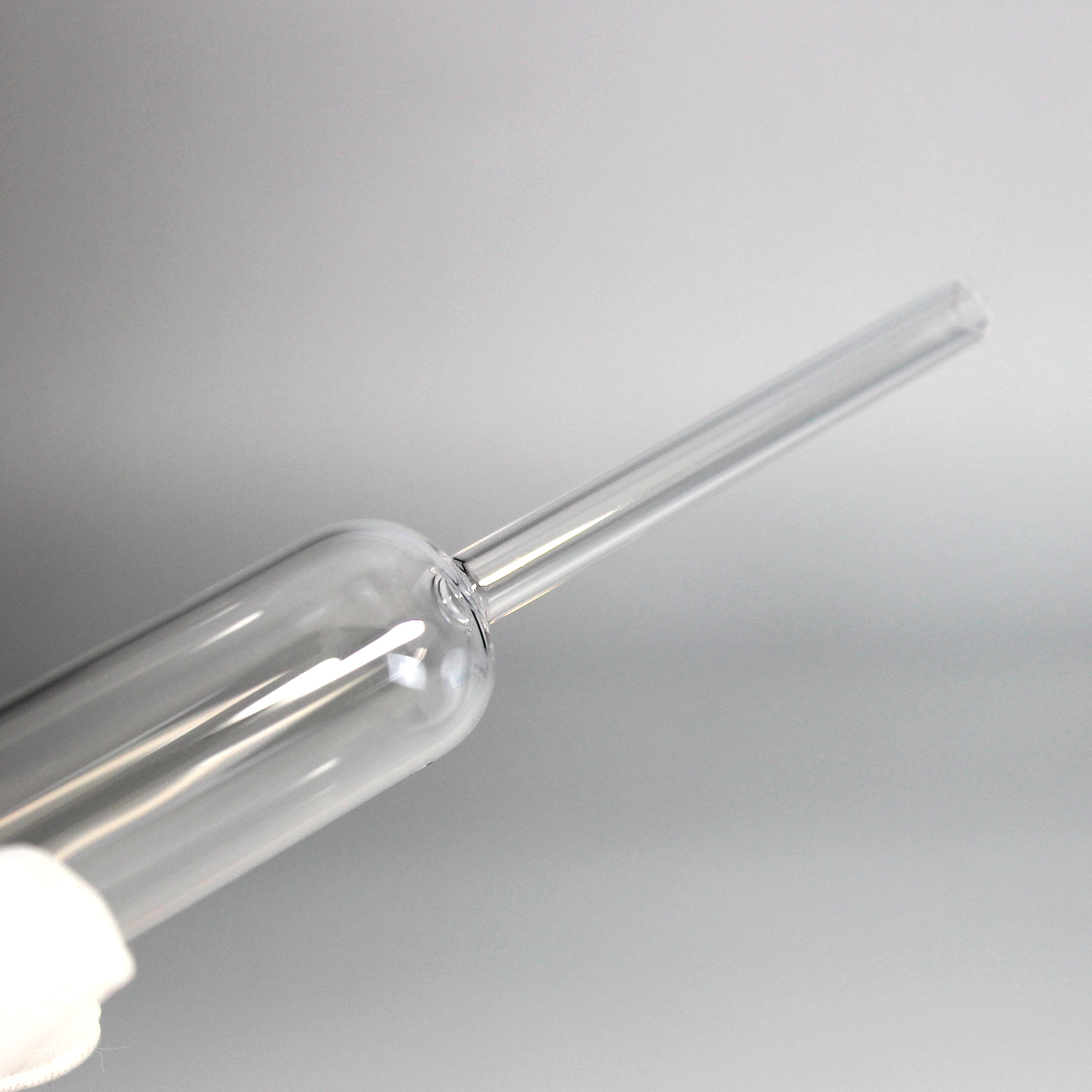 Special shaped quartz bulb tube