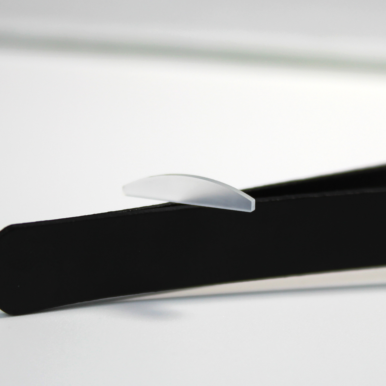 Beam shaping cylindrical optical lens