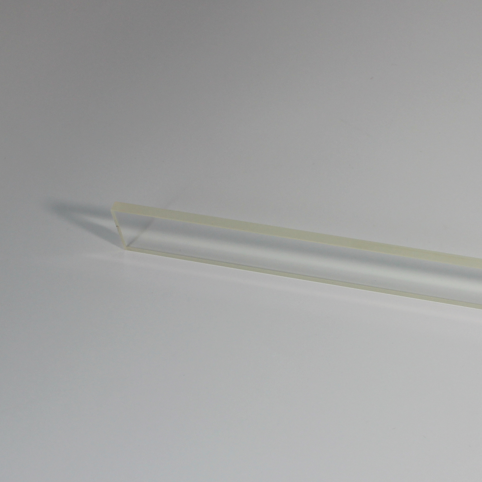 Plano convex cylindrical glass lens
