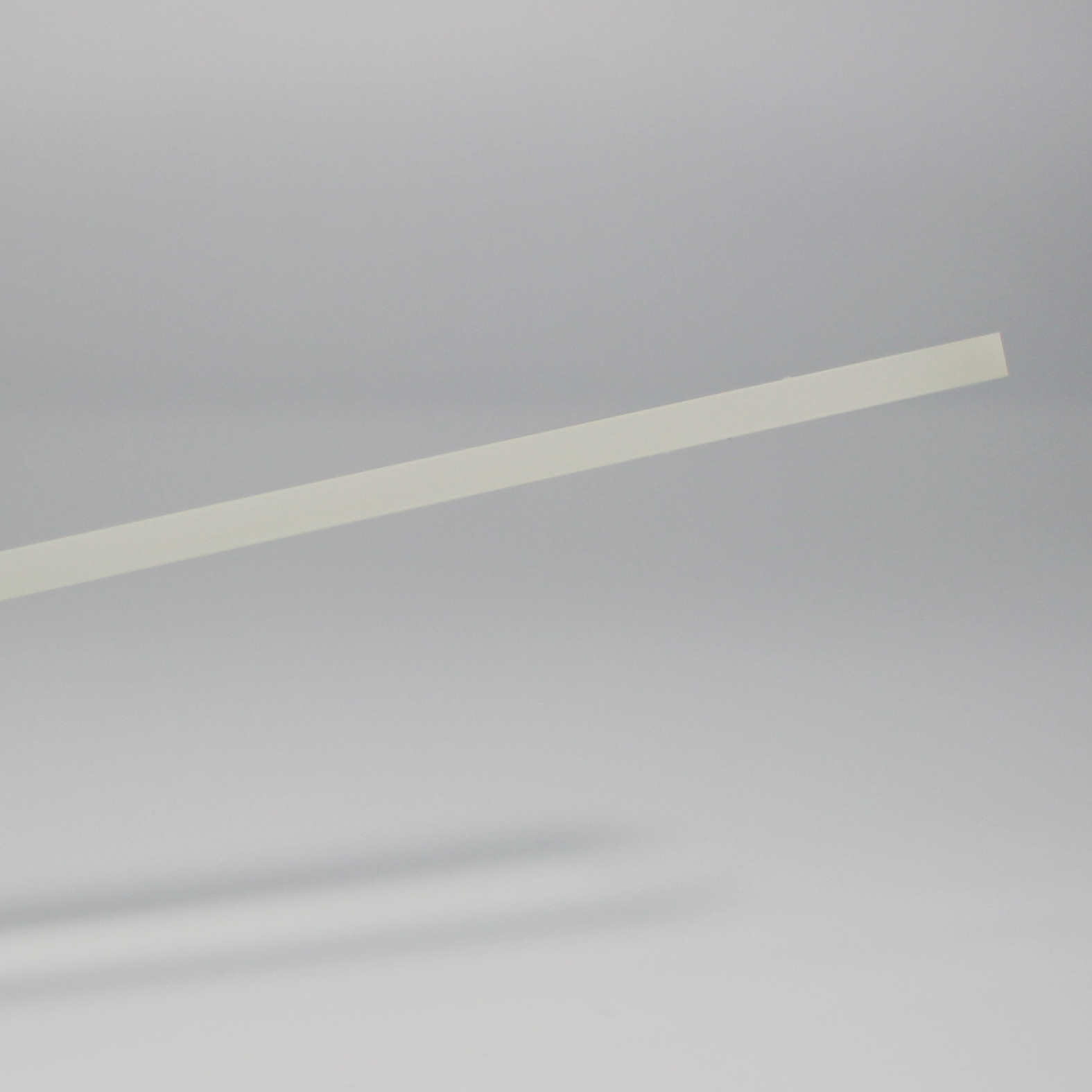 Plano convex cylindrical glass lens